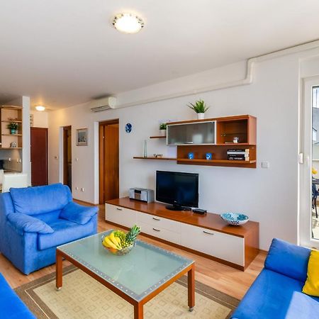 تْسْغيكفانِتْسا Apartment Tia المظهر الخارجي الصورة