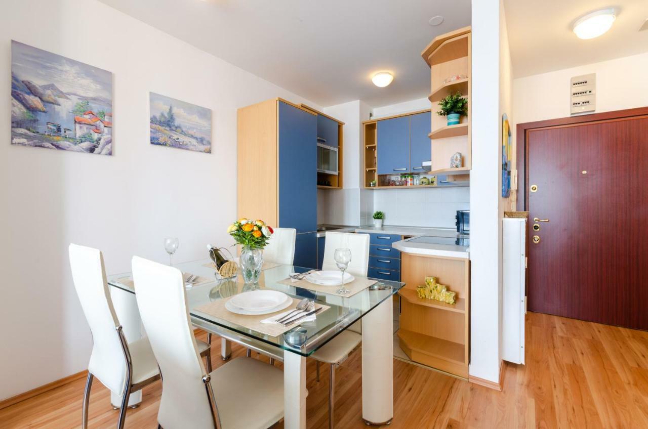 تْسْغيكفانِتْسا Apartment Tia المظهر الخارجي الصورة
